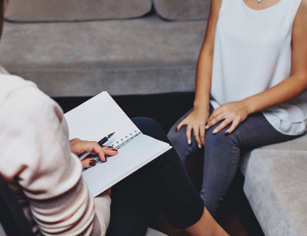 santé mentale au travail | Karima Goujon, Cabinet KSG Conseil, experte en souffrance au travail Séance individuelle, santé mentale au travail – Karima Goujon, Cabinet KSG Conseil, experte en souffrance au travail – Thème : souffrance au travail